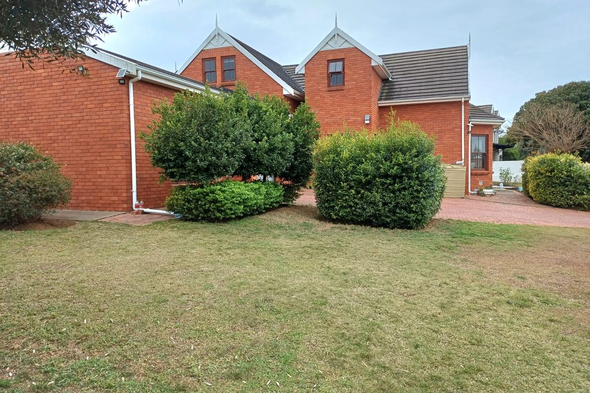 Unique double-story for sale in Vanes Estate - Photo 4