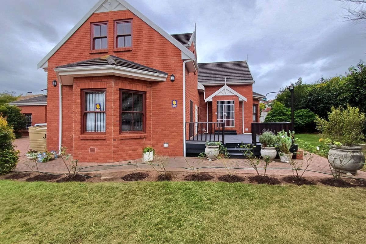 Unique double-story for sale in Vanes Estate - Photo 5