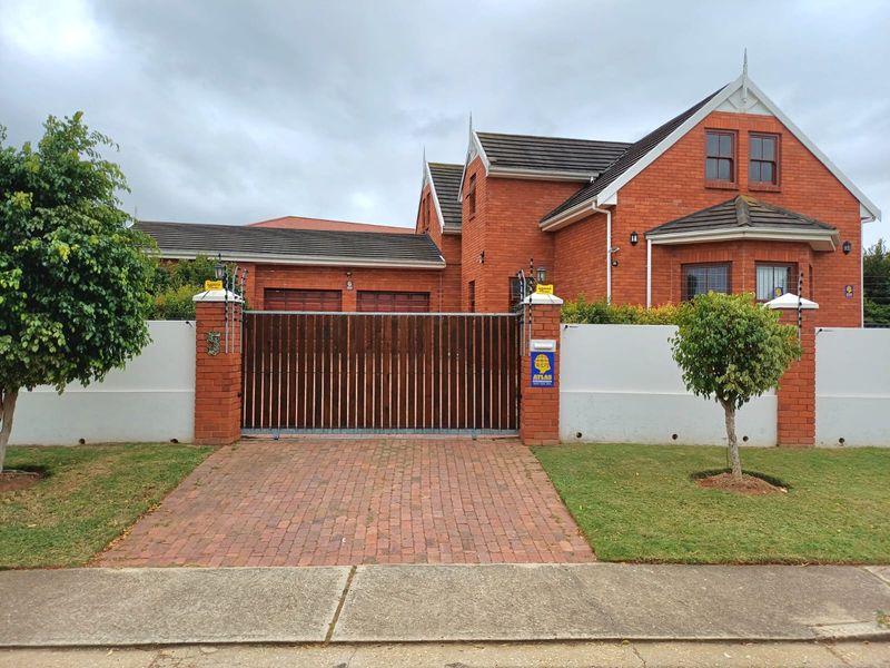 Unique double-story for sale in Vanes Estate - Photo 2