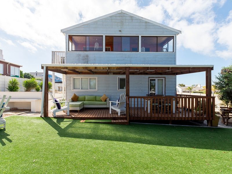 Beautiful Family Home with Unique Features – Walking Distance to the Beach - Photo 4