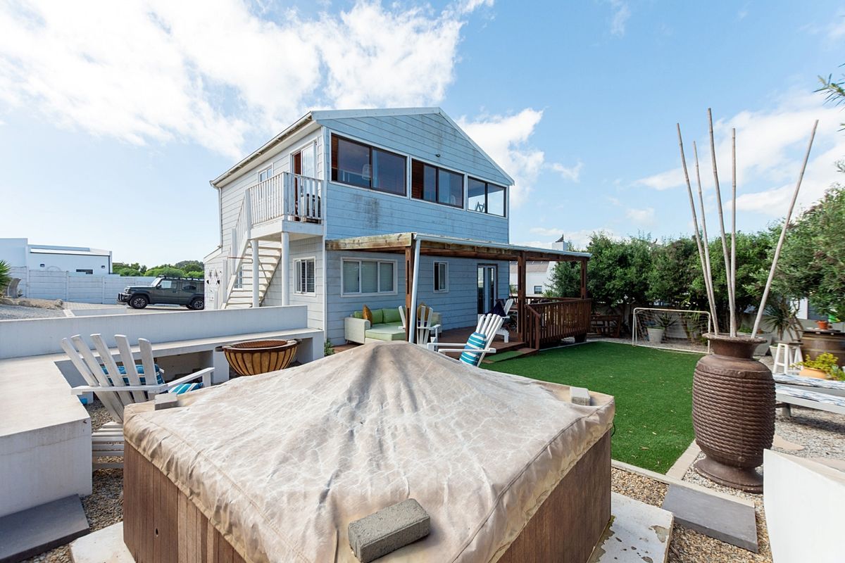 Beautiful Family Home with Unique Features – Walking Distance to the Beach - Photo 5