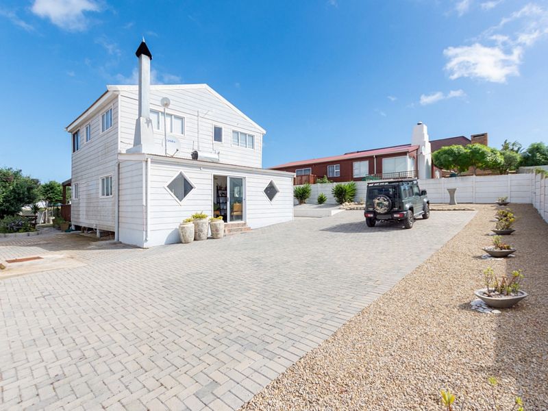 Beautiful Family Home with Unique Features – Walking Distance to the Beach - Photo 3