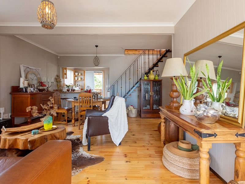 Beautiful Family Home with Unique Features – Walking Distance to the Beach - Photo 10