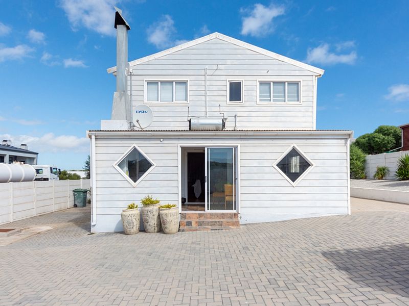 Beautiful Family Home with Unique Features – Walking Distance to the Beach - Photo 7