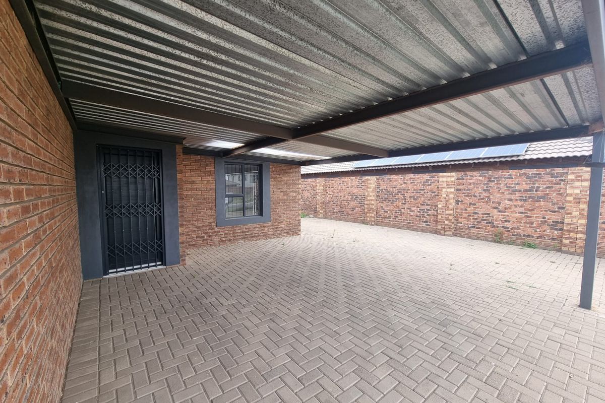 Modern Family Home for Sale in Secunda – Prime Location - Photo 2