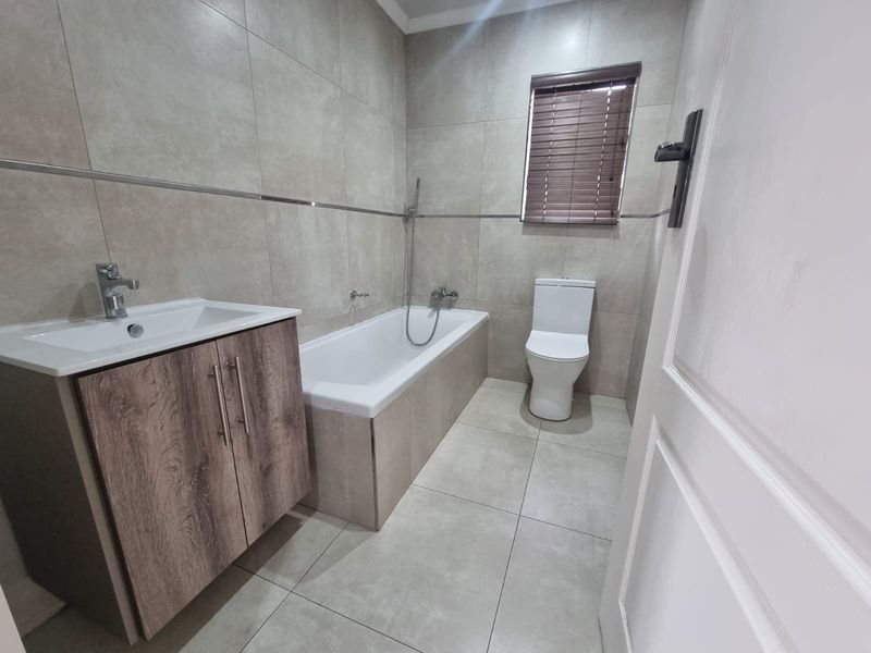 Modern Family Home for Sale in Secunda – Prime Location - Photo 5