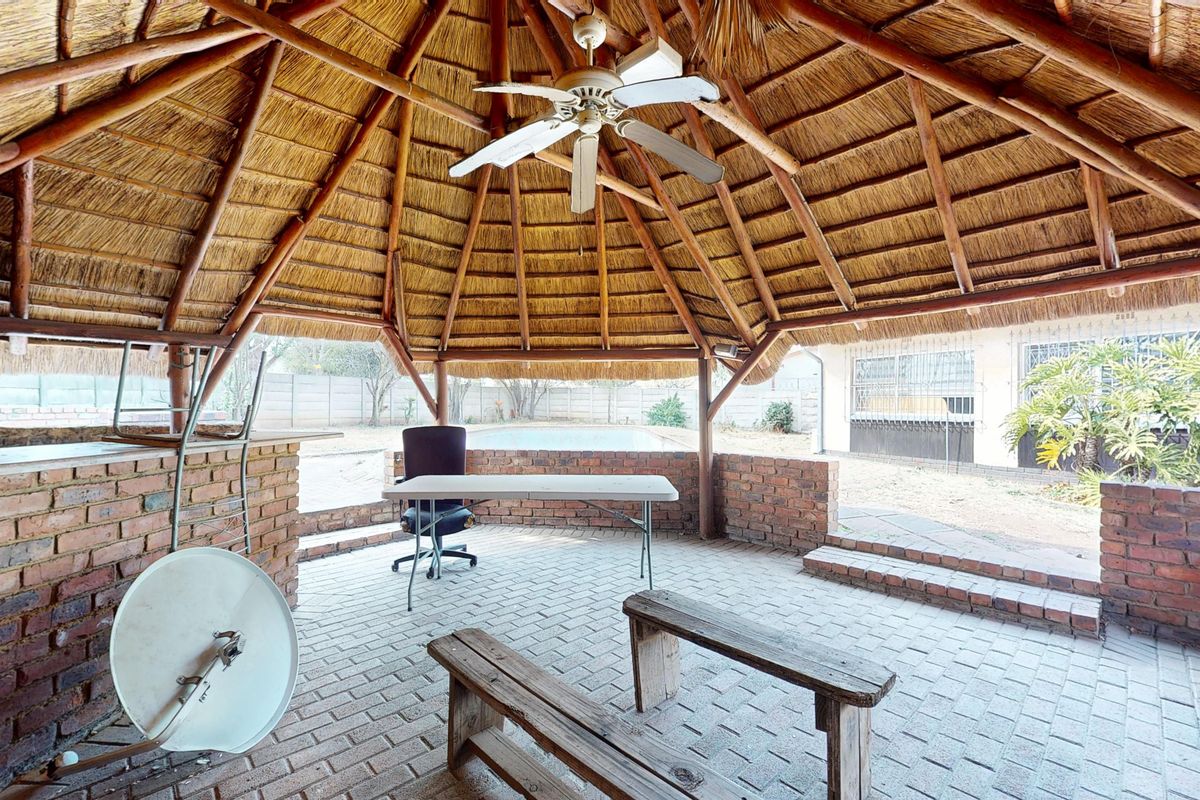 Warm & Welcoming 4-Bedroom Family Home with Entertainment Area and Endless Potential - Photo 3