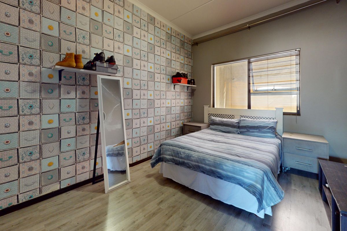 Ground-Floor 3-Bedroom Apartment with Private Garden – Largest Unit in the Estate! - Photo 2