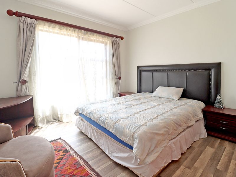 Hidden Gem with a Large Garden – 3 Bedroom Ground Floor Apartment in Barbeque Downs - Photo 10