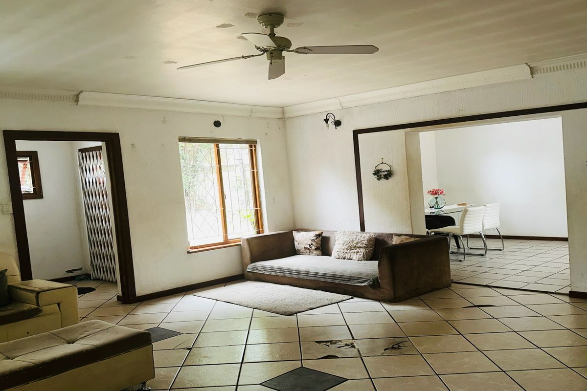 3-Bedroom Fixer-Upper for Sale in Noordwyk - Photo 5