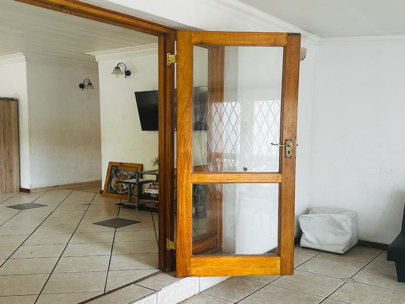 3-Bedroom Fixer-Upper for Sale in Noordwyk - Photo 8