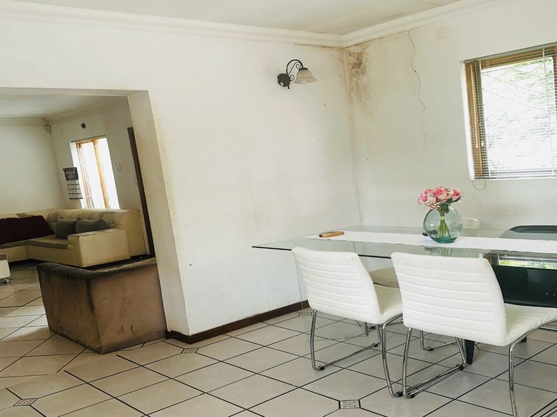 3-Bedroom Fixer-Upper for Sale in Noordwyk - Photo 4