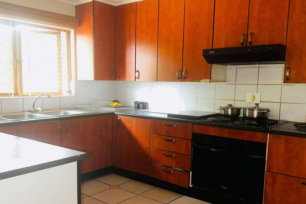 3-Bedroom Fixer-Upper for Sale in Noordwyk - Photo 2