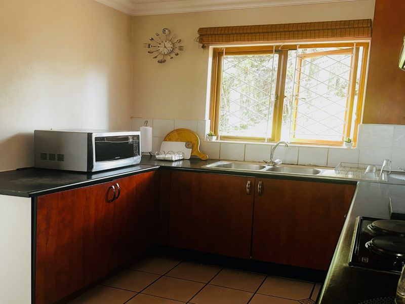 3-Bedroom Fixer-Upper for Sale in Noordwyk - Photo 3