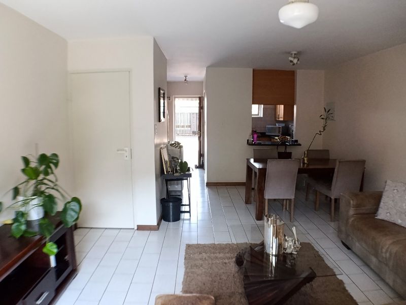 Price reduced on a  very neat 2 bedr town house in Rietfontein on sale - Photo 5