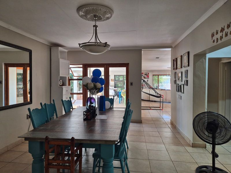 Spacious family home - Photo 10