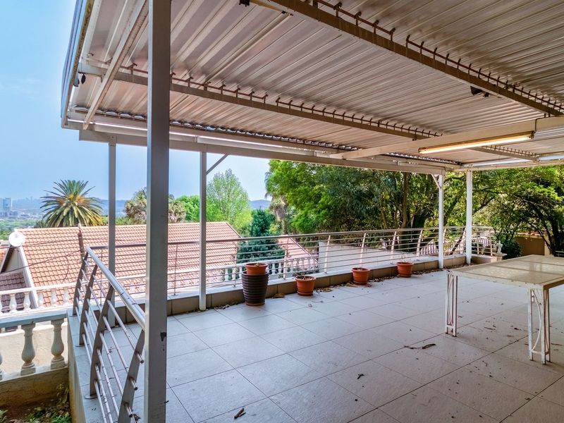 A BETTER BEDFORDVIEW 8 BEDROOM  OPULENT RESIDENCE - Photo 4