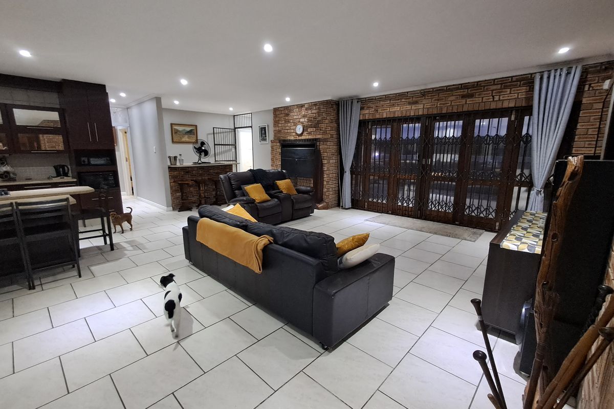 A Modern Entertainer's Dream - Photo 5