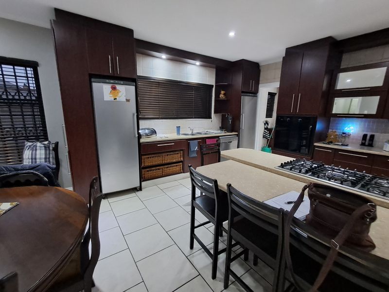 A Modern Entertainer's Dream - Photo 8