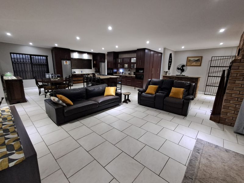 A Modern Entertainer's Dream - Photo 6