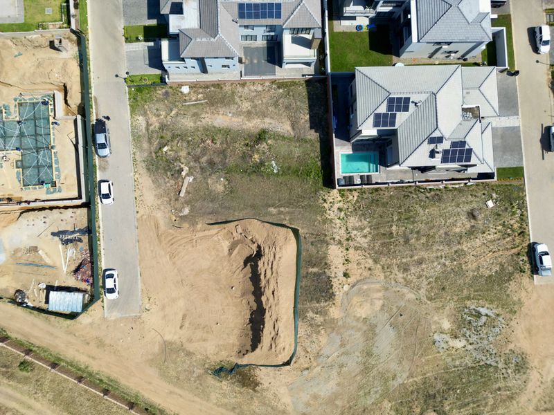 Endless Possibilities: Design your vision with elegance, security & luxury on this stand. - Photo 3