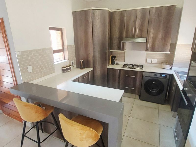 Beautiful, Modern and Move in Ready! - Photo 2