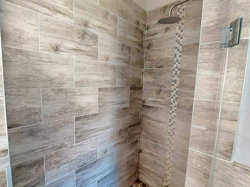 Beautiful, Modern and Move in Ready! - Photo 8