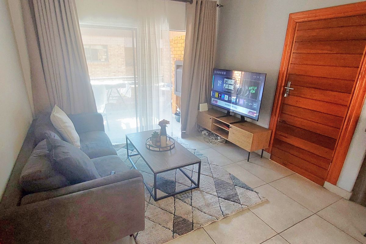 Beautiful, Modern and Move in Ready! - Photo 5