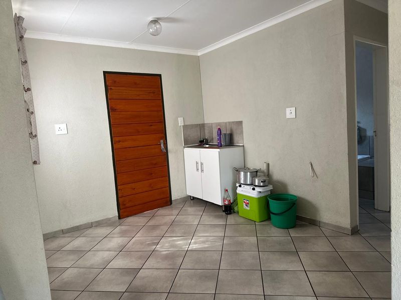 Charming 3 bedroom home - Photo 6