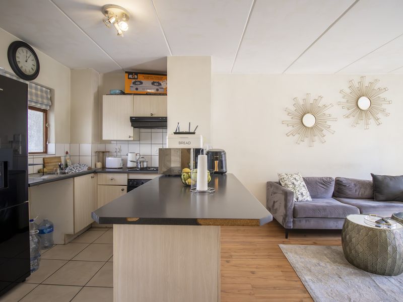 Secure living at its best - Photo 2