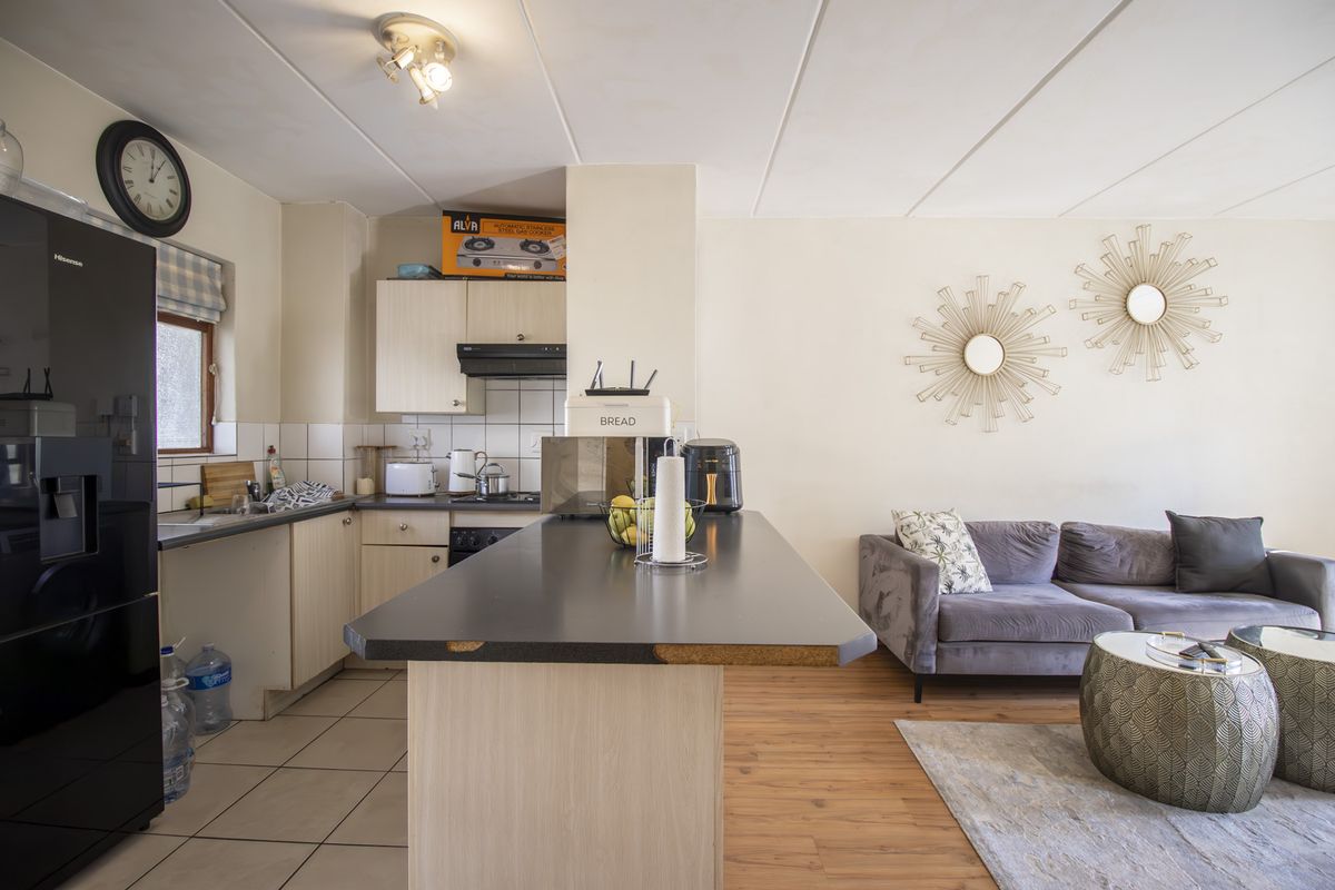 Secure living at its best - Photo 2
