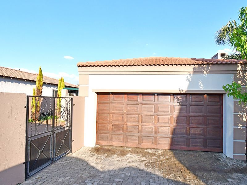 Lock up and go with space to make it your own! - Photo 2