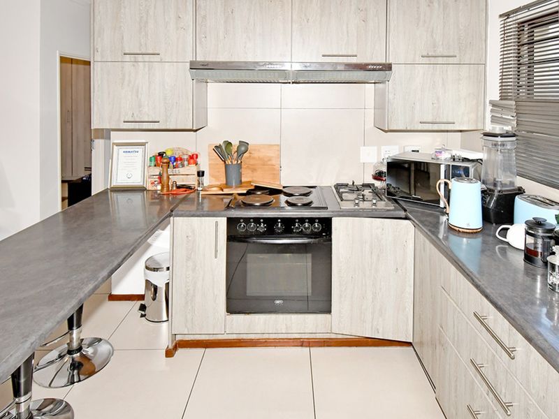 Lock up and go with space to make it your own! - Photo 4