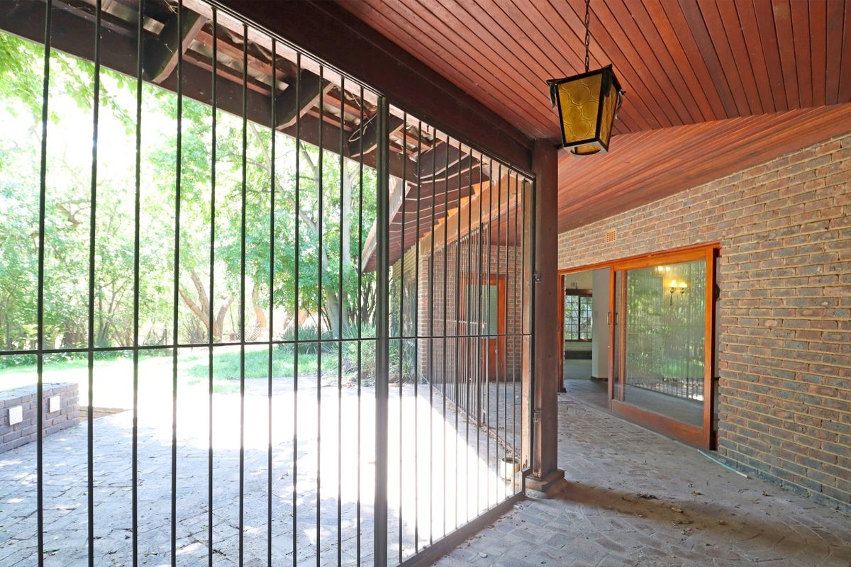 Beautifully Treed Retreat in a Sought-After Location - Photo 4