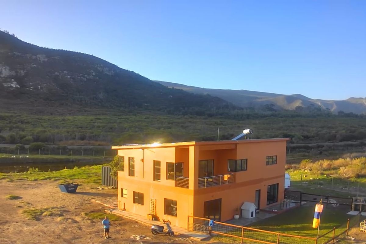 Lifestyle boutique Small holding in Franskraal - Photo 3