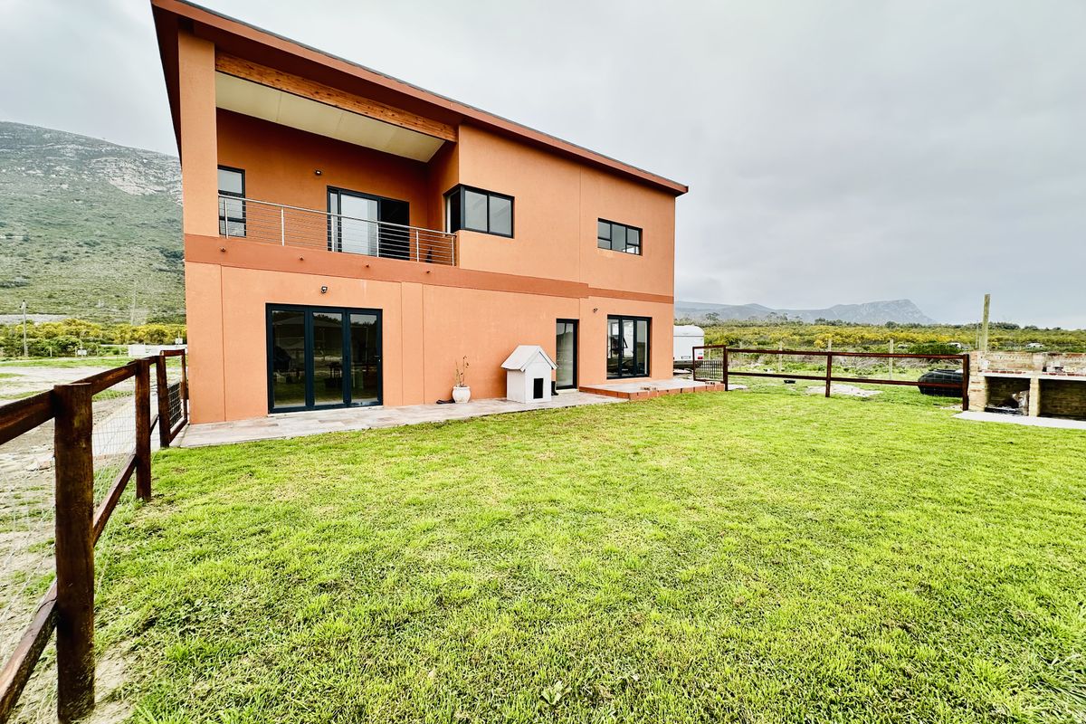 Lifestyle boutique Small holding in Franskraal - Photo 4