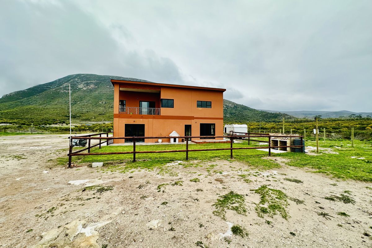 Lifestyle boutique Small holding in Franskraal - Photo 5