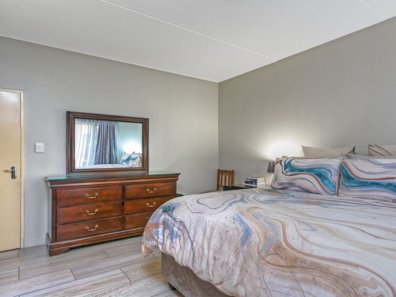 Lock-Up-and-Go Ground Floor Apartment in Sunninghill - Photo 9