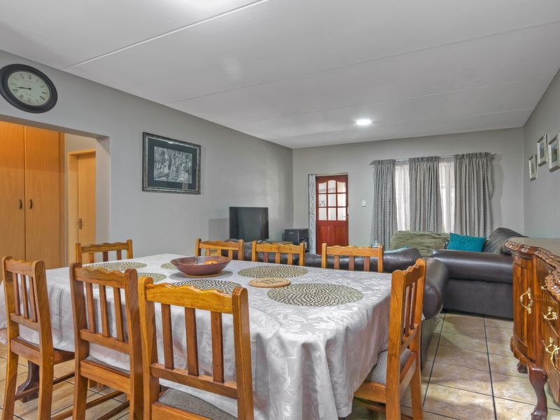 Lock-Up-and-Go Ground Floor Apartment in Sunninghill - Photo 4