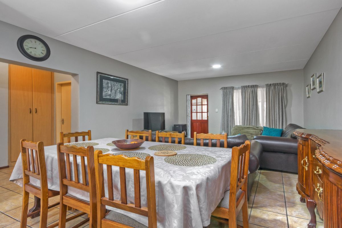 Lock-Up-and-Go Ground Floor Apartment in Sunninghill - Photo 4