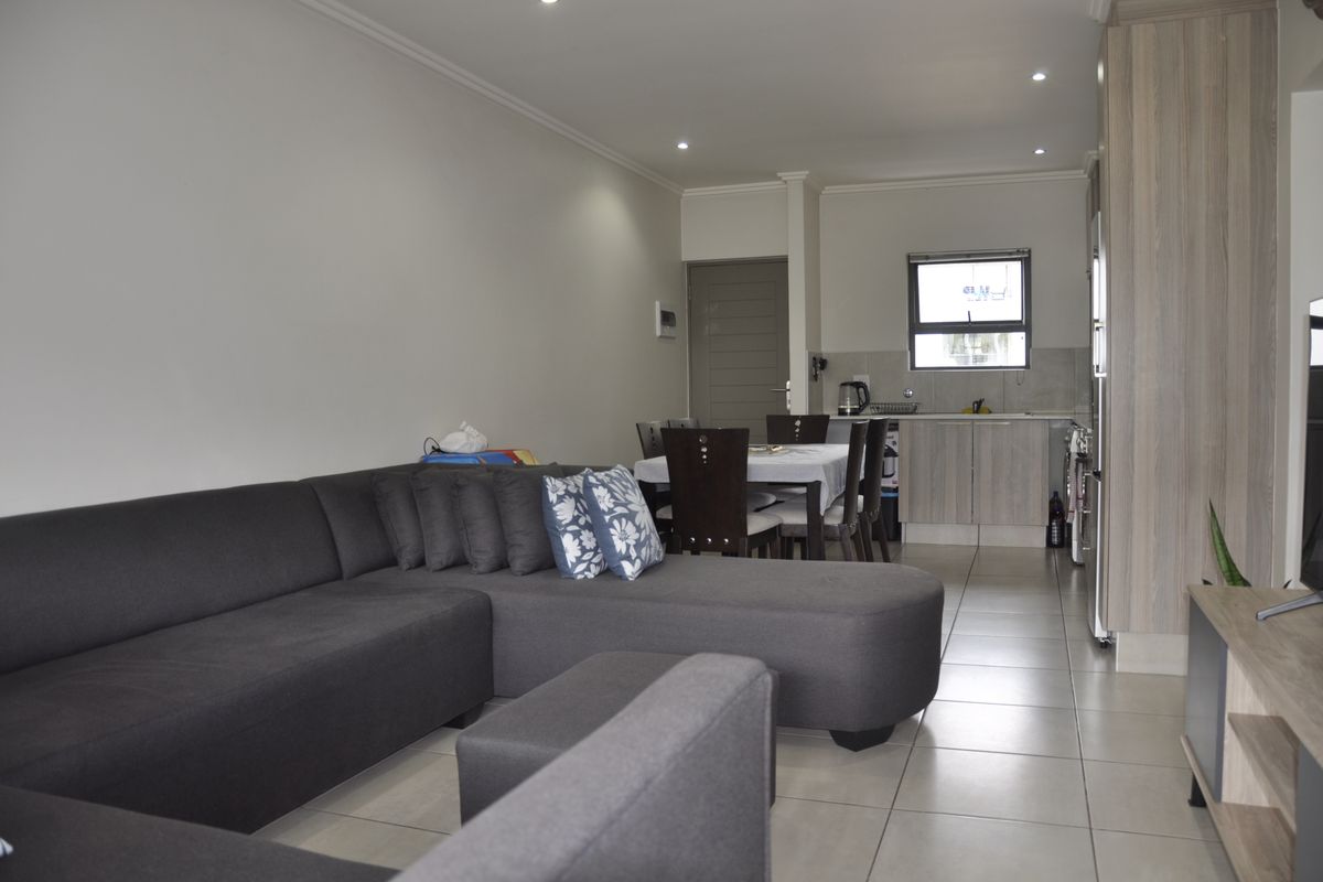 Modern Comfort Meets Lifestyle Living in Barbeque Downs - Photo 4