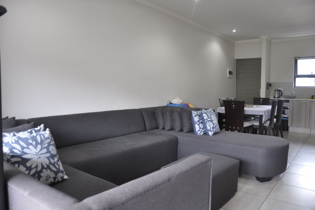 Modern Comfort Meets Lifestyle Living in Barbeque Downs - Photo 3