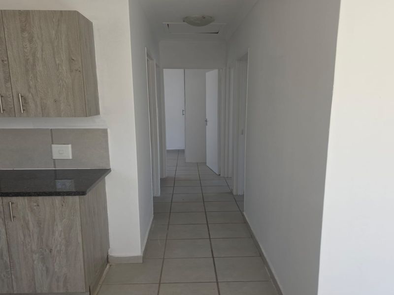 Negotiating Offers from R860 000 to R950 000 - Photo 8