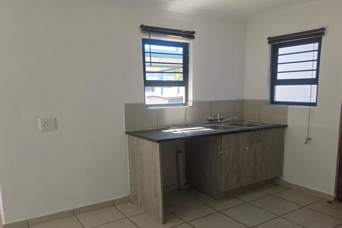 Negotiating Offers from R860 000 to R950 000 - Photo 5