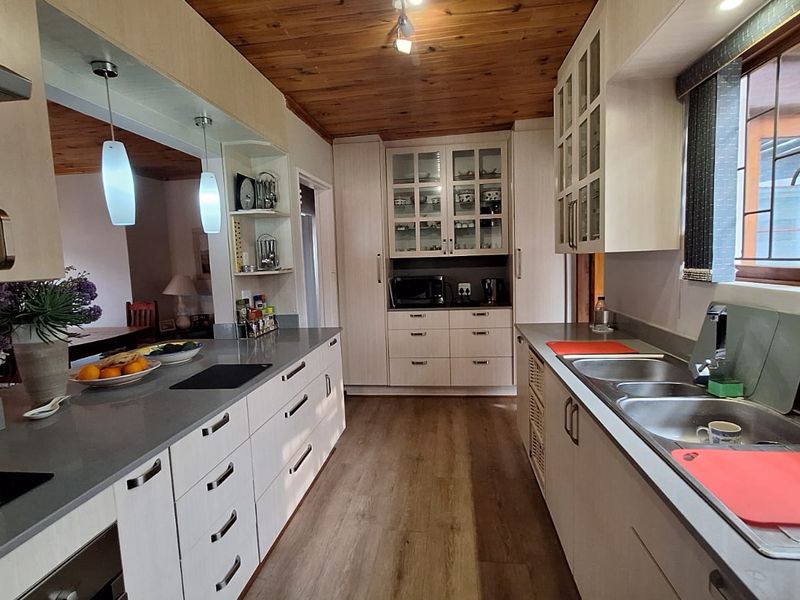 Charming North-Facing Home Near the River - Photo 7