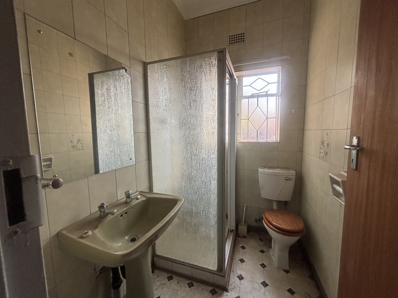 Owners on the Move - Large family home - Photo 7