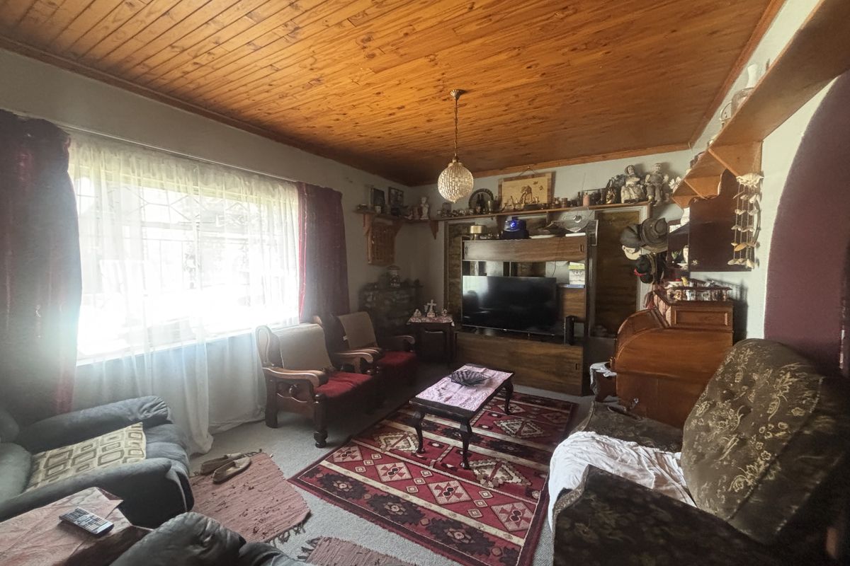 Owners on the Move - Large family home - Photo 4