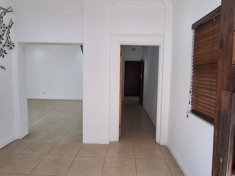 This Large Family house is situated in SW 5 Proper!!! - Photo 3