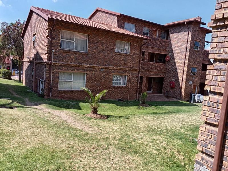 A perfect blend of comfort, convenience, and lifestyle — ideal for first-time buyers or investors! - Photo 2