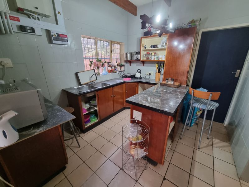 Charming 3-Bedroom home for sale in Silverton, Pretoria – your dream property awaits! - Photo 6